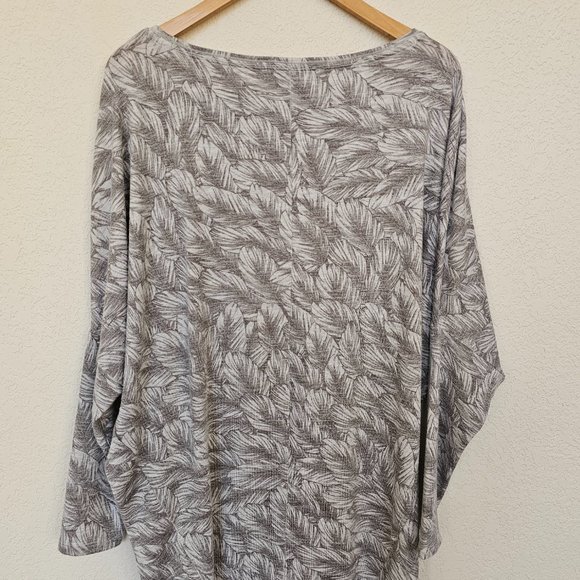 WHBM Light Knit Dolman Tunic in Feather pattern M - Picture 4 of 6